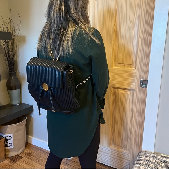 Henri Bendel No 7 Convertible Quilted Backpack Black Gold Hardware - Picture 11 of 14